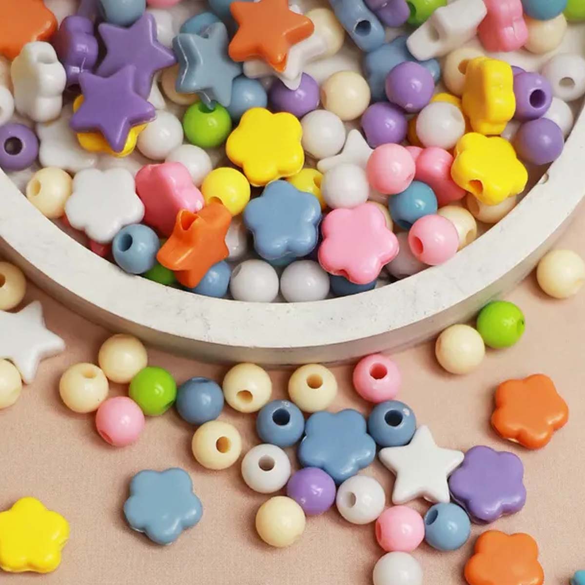 Бусины пластмассовые  ассорти "Салют" (уп. 25гр)