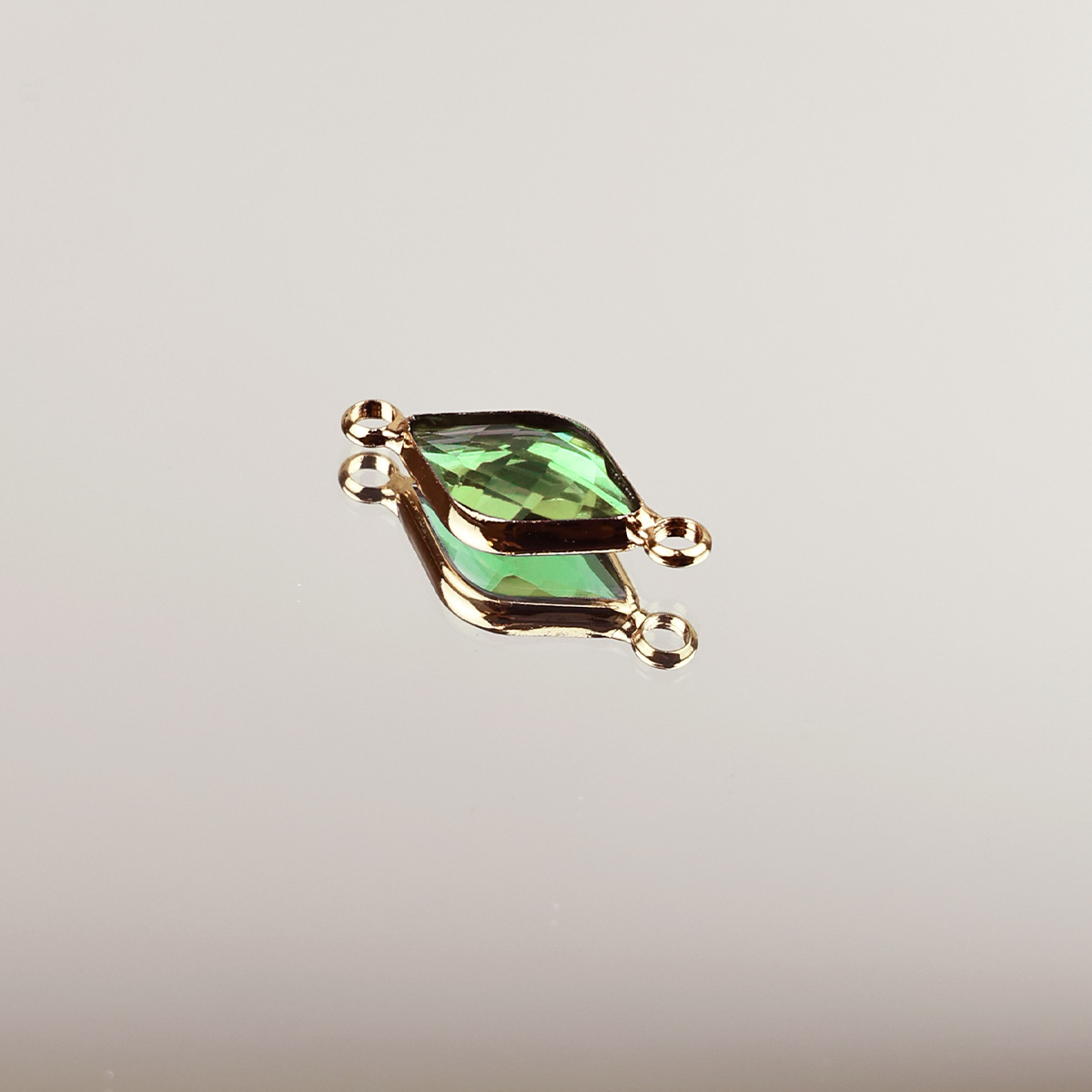 Подвеска (соединитель для бижутерии) (уп. 10шт) ромб прозрачный 10*14 мм 008 салатовый